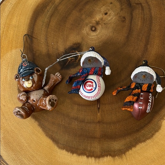 Chicago Bears NFL and Cubs MLB Bear Ornaments - Picture 1 of 7